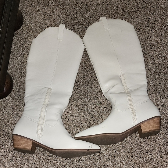 White Knee-High Women's Boots - Picture 8 of 8